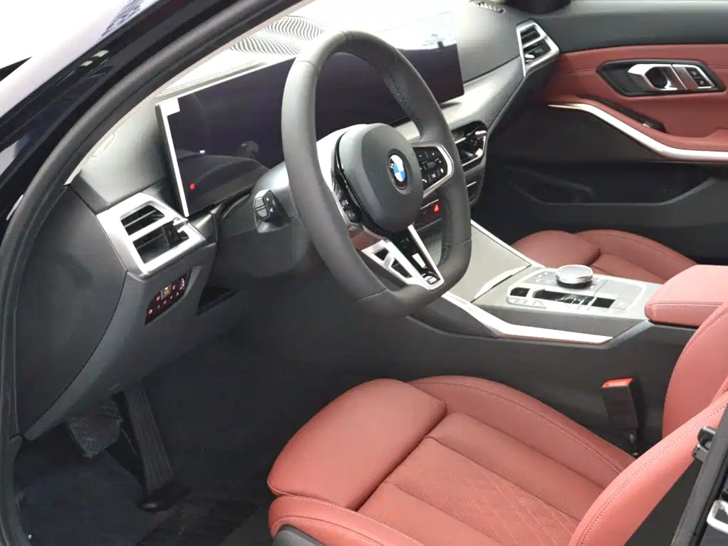 Photo 8 - BMW 3 Series