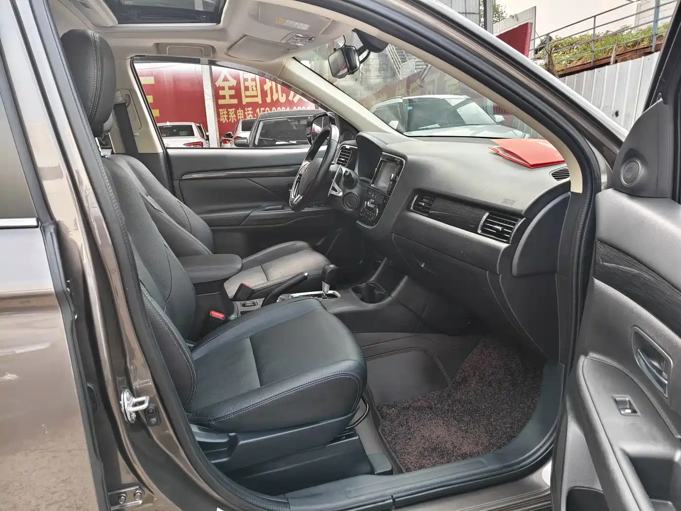 Mitsubishi Outlander (Import) 2016 2016 2.4L 4WD Elite 7-seater