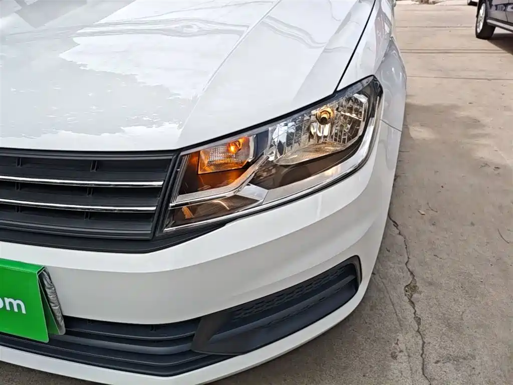 Volkswagen Santana 2016 1.4L Manual Trend Edition фото 24
