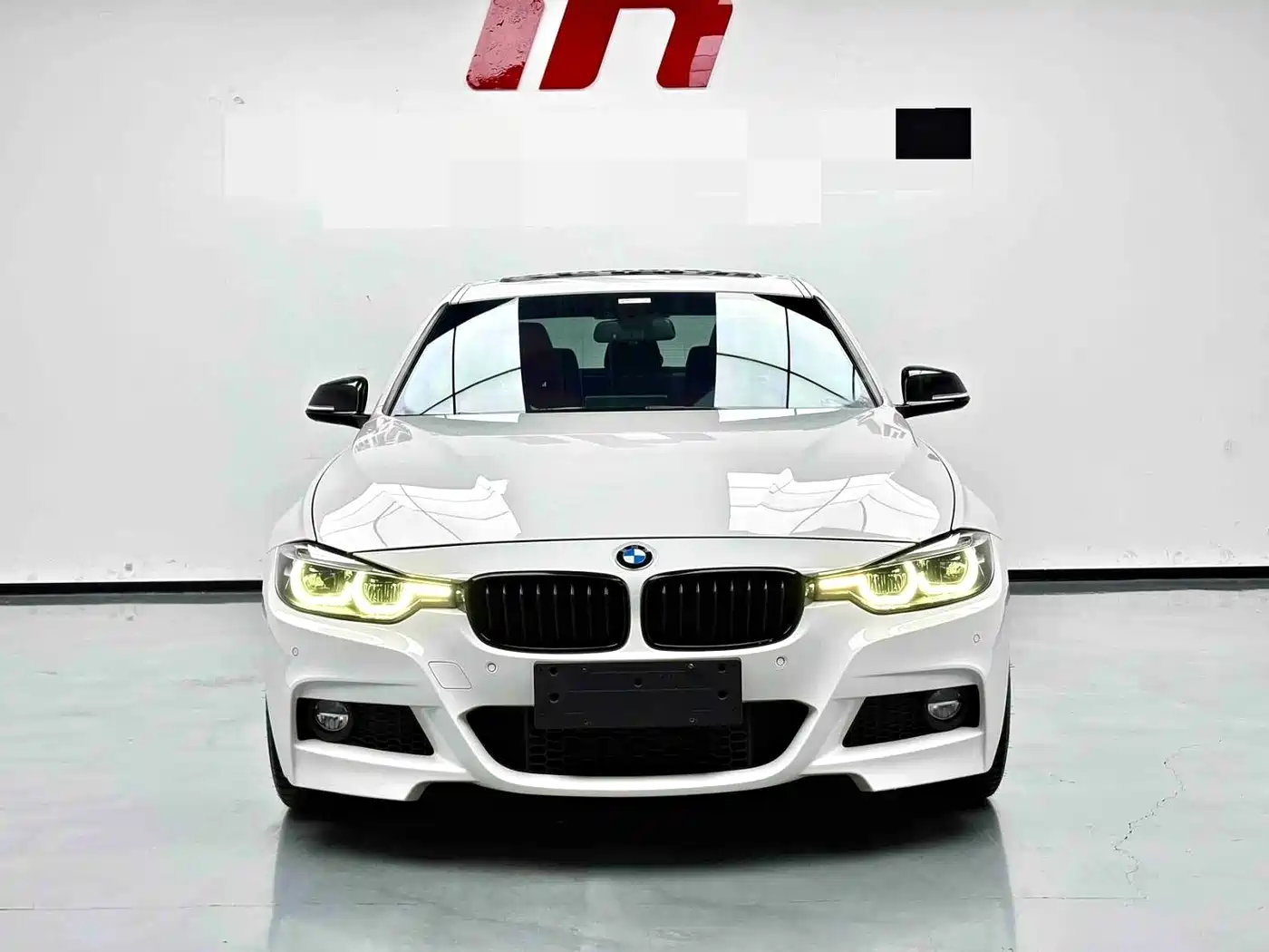 Photo 2 - BMW 3 Series