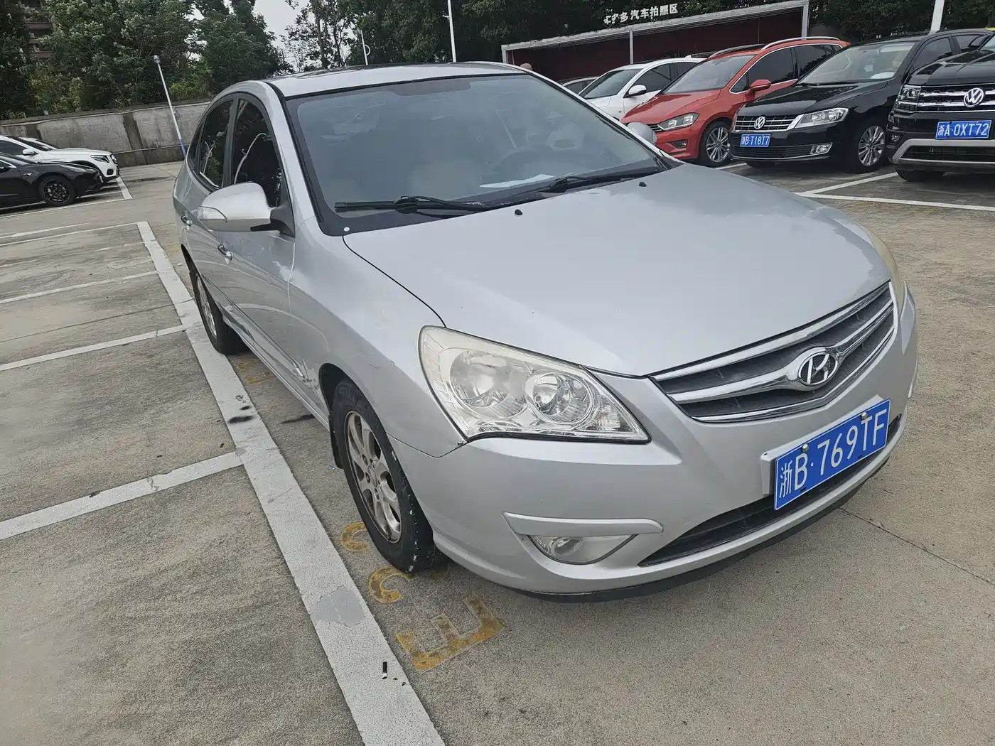 Hyundai Elantra 2009 2010 1.6L MT GLS