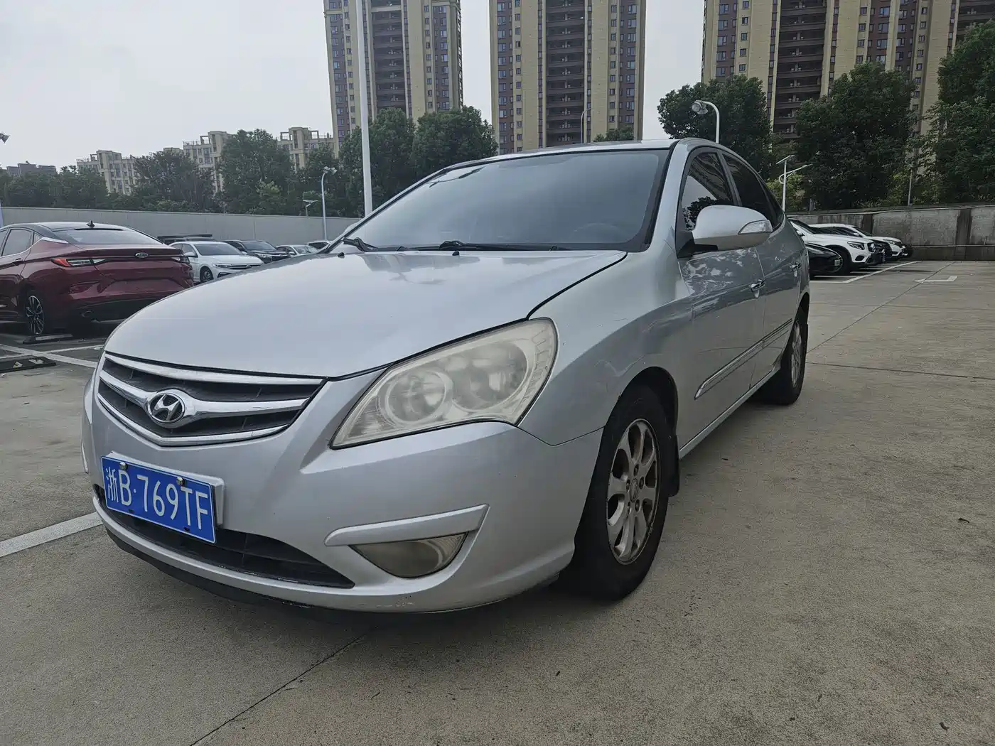 Hyundai Elantra 2009 2010 1.6L MT GLS