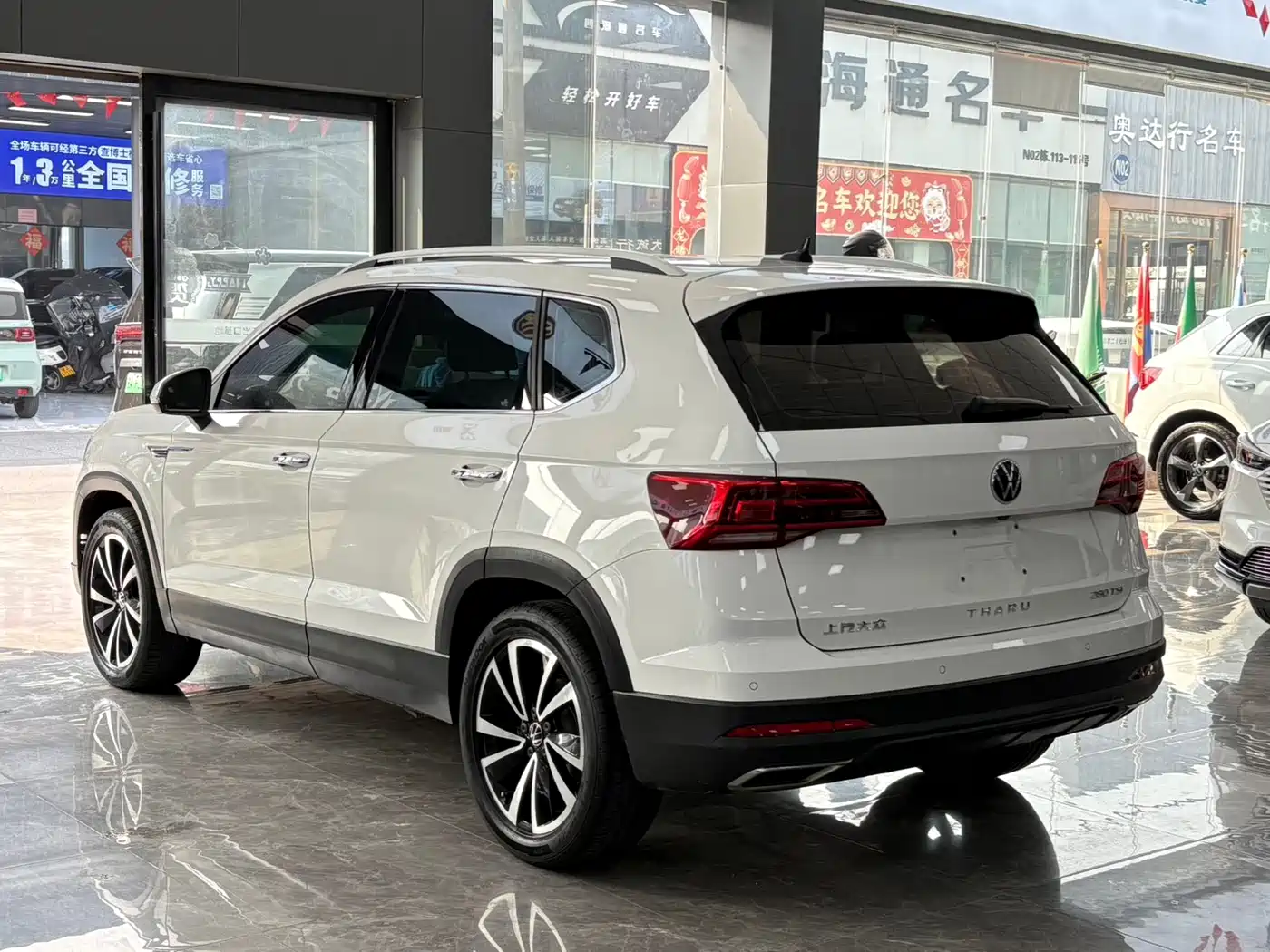 Volkswagen Tharu 2022 280TSI FWD Luxury Edition фото 15