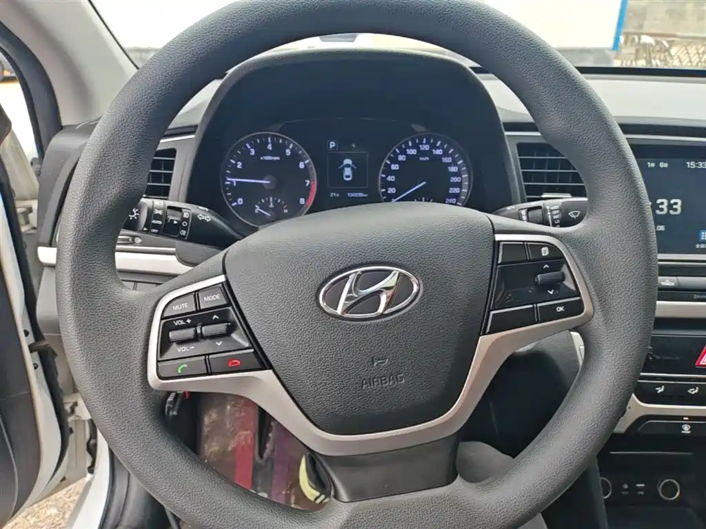 Hyundai Elantra 2016 Model 1.6L Automatic Smart Elite фото 11