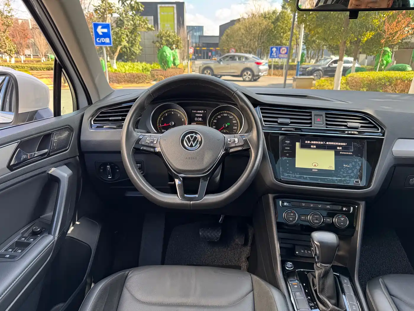 Volkswagen Tiguan L 2021 330TSI Automatic 2WD Smart фото 14