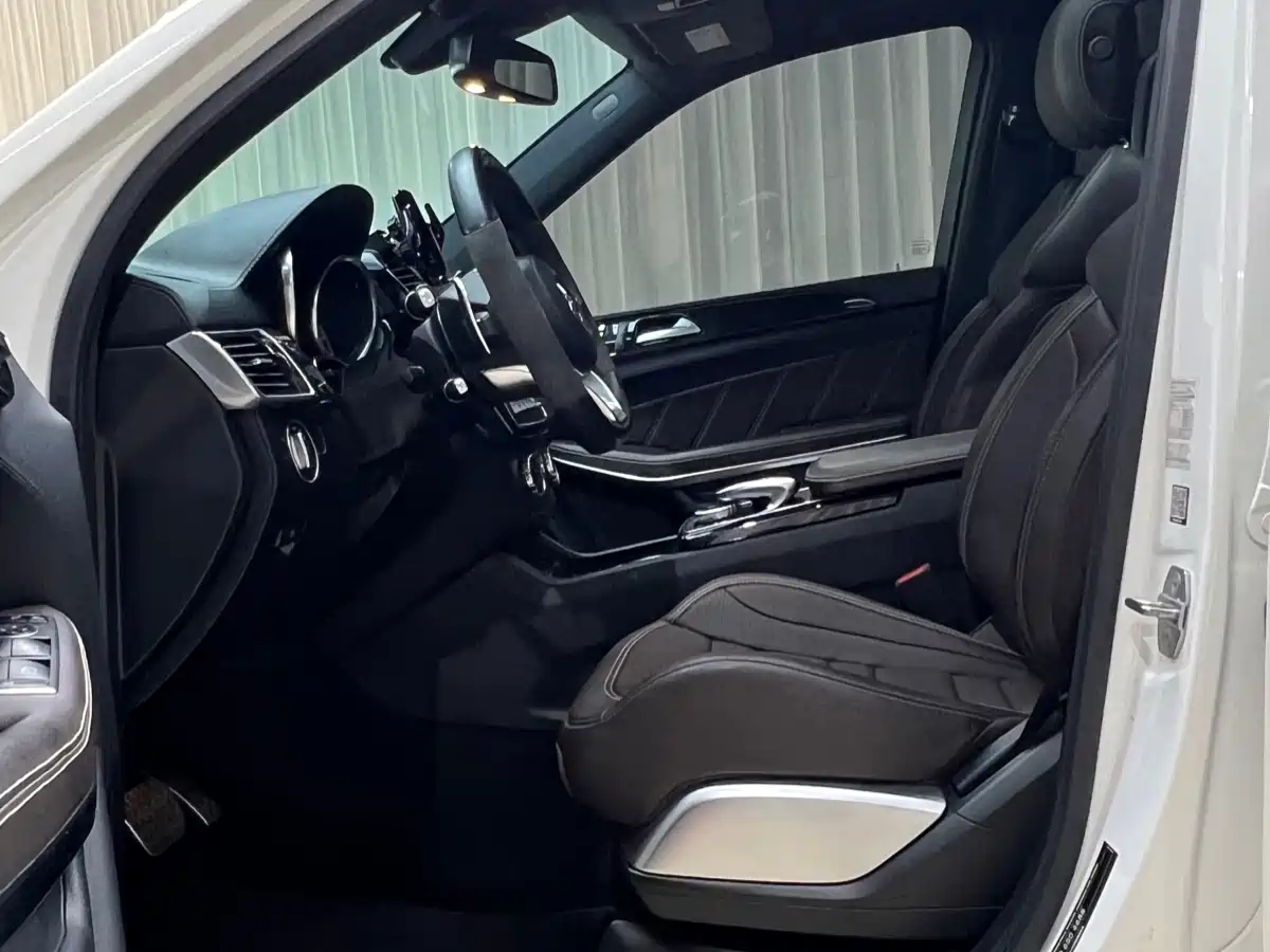 Mercedes-Benz GLS AMG 2017 AMG GLS 63 4MATIC фото 7