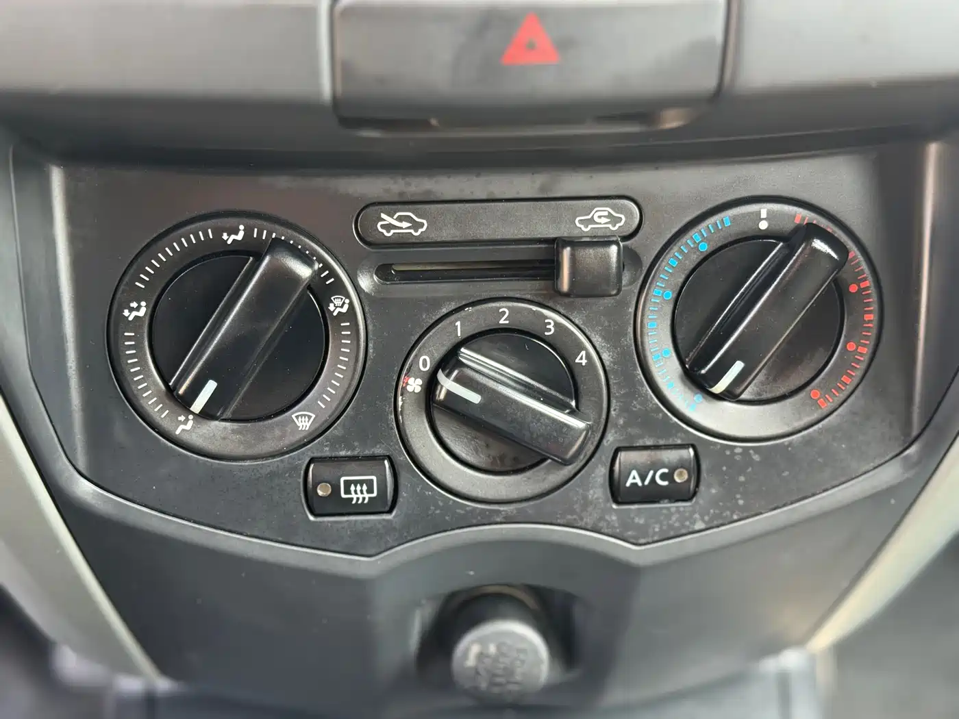 Nissan Livina 2014 2013 1.6XE CVT Comfort