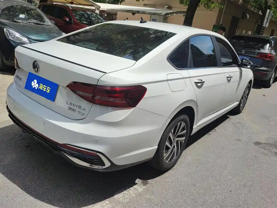 Volkswagen Lavida 2024 Model 300TSI DSG Starlight Full Comfort Edition фото 3