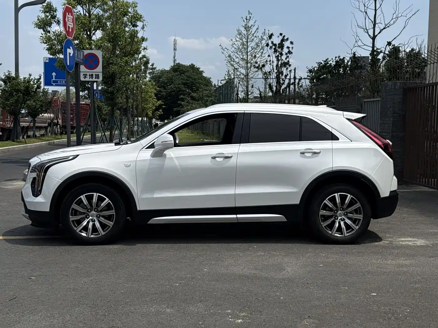 Cadillac XT4 2018 28T FWD Leading Edition фото 5
