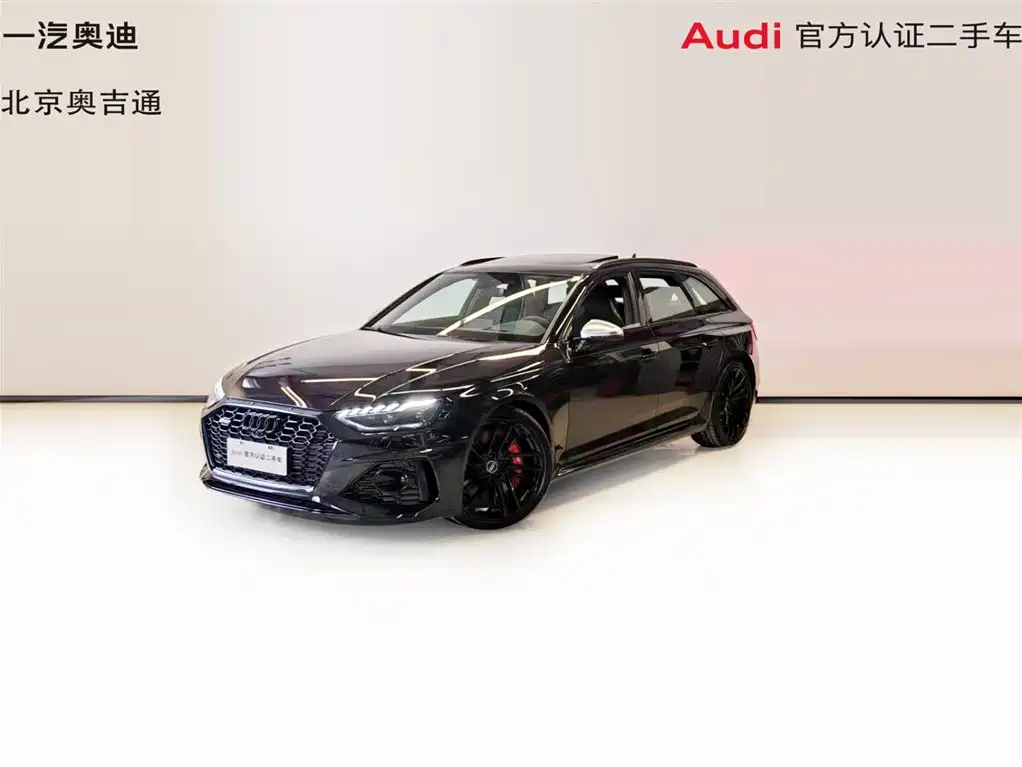 AUDI RS 4