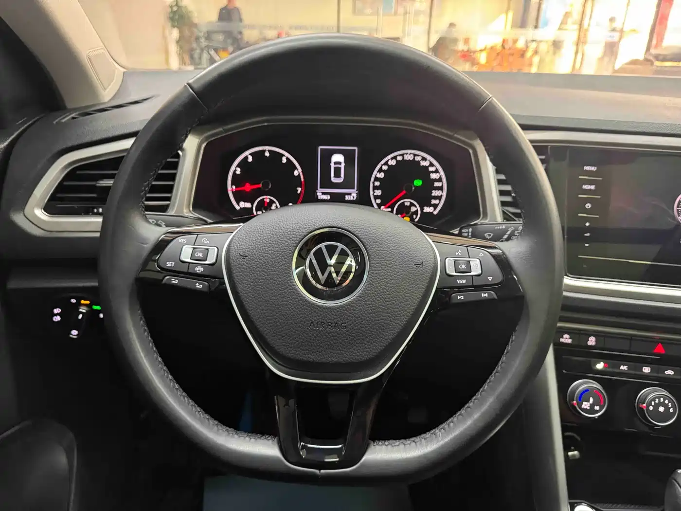 VOLKSWAGEN T ROC EXPLORING SONGS