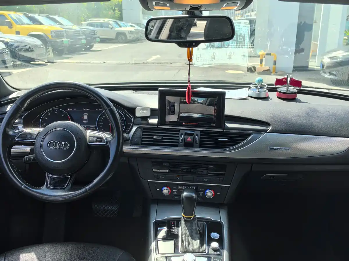 Фото 4 - Audi A6L