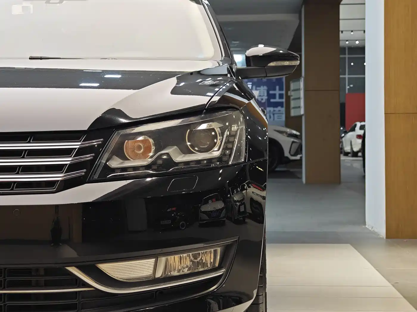 Volkswagen Passat 2015 1.8TSI DSG Prestige Edition фото 2