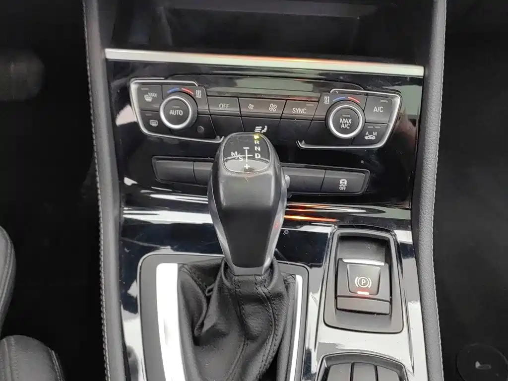 BMW 2 Series Touring 2016 2016 218i Sport Design Package