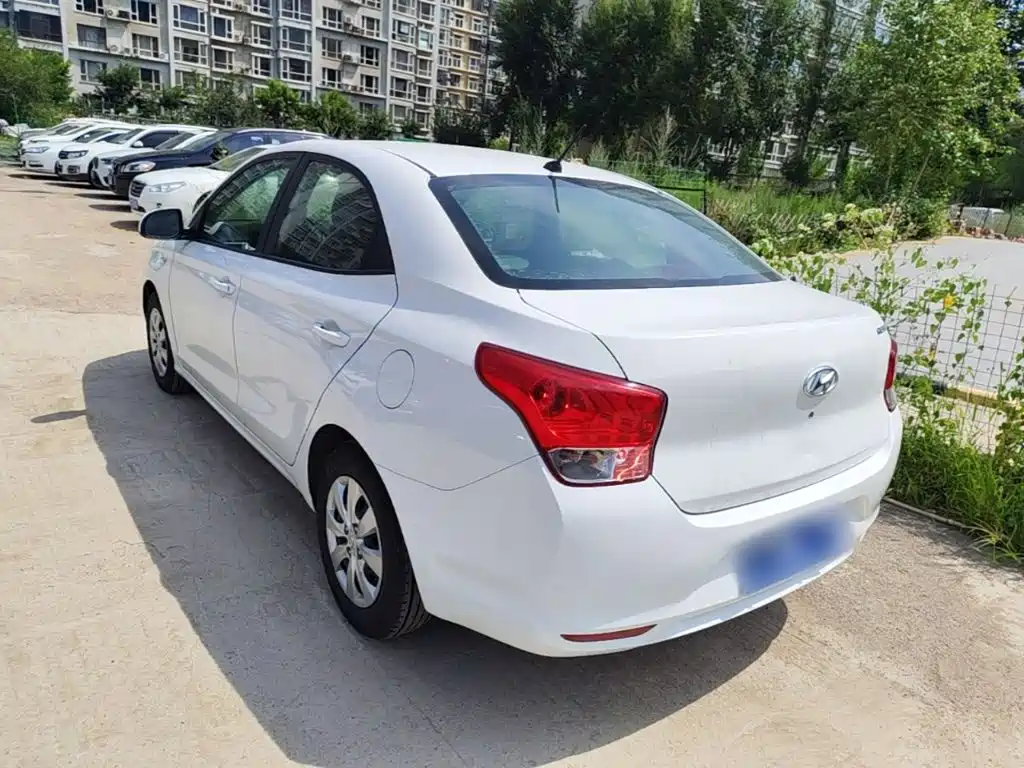 Фото 5 - Hyundai Verna