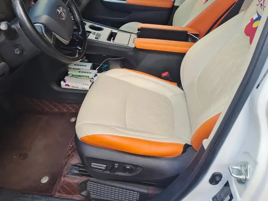 Photo 9 - Toyota Sienna