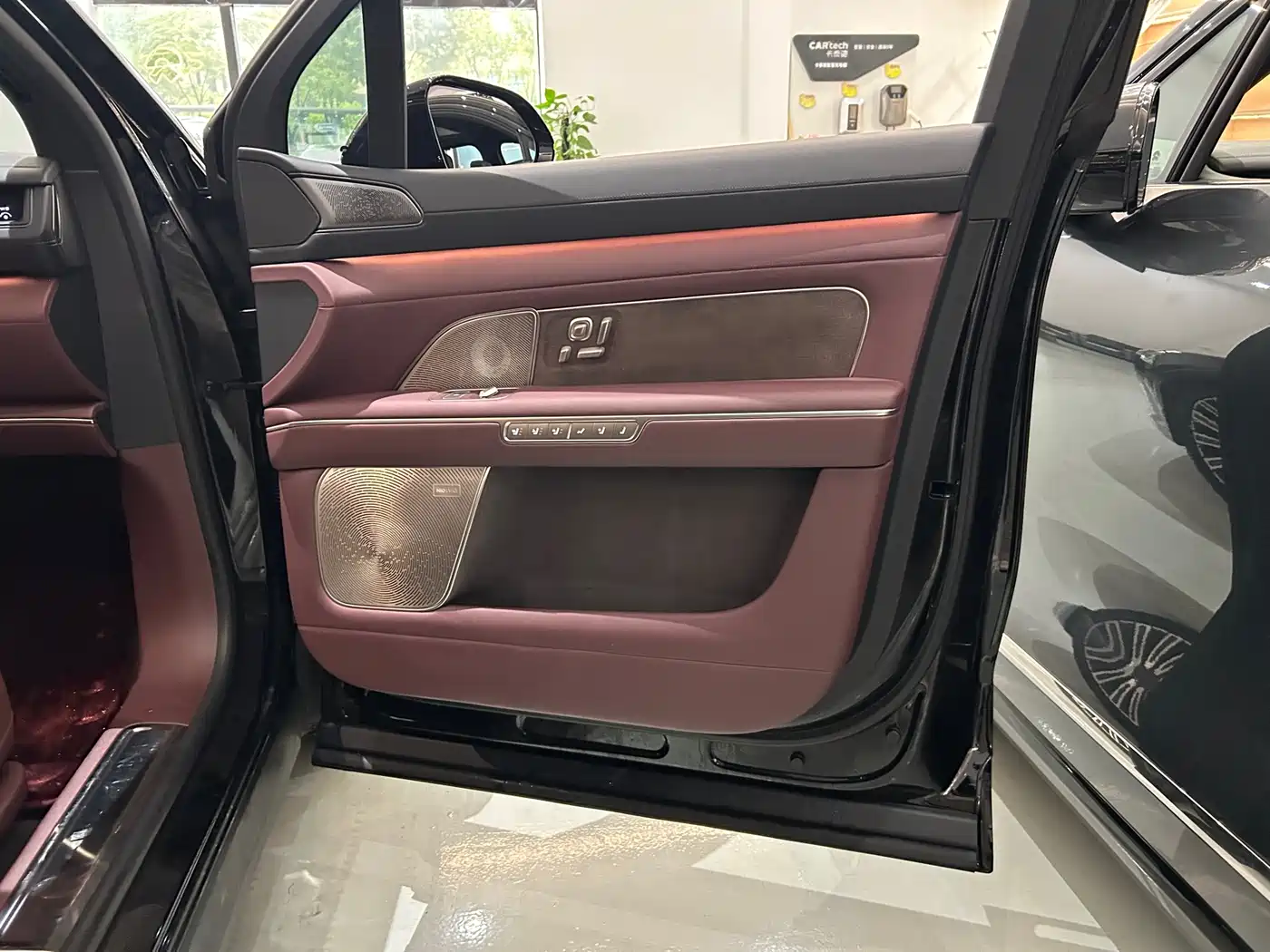 NIO ES8 2025 2025 Model 6-Seat Executive Luxury Edition