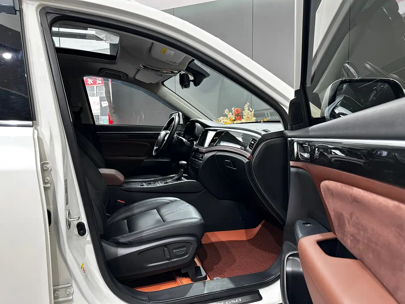 GAC Trumpchi Trumpchi GS8 2017 320T 2WD Luxury Smart Connect (7-seater) фото 11