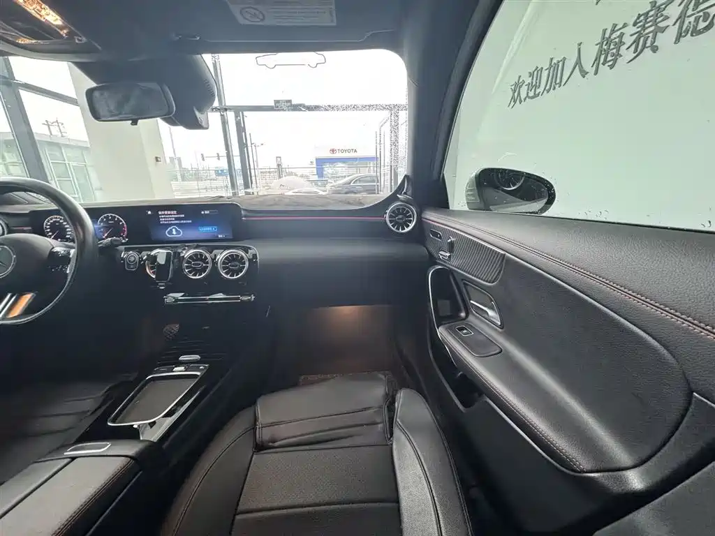 Mercedes-Benz A-Class 2025 A 200 L Fashion Edition фото 10