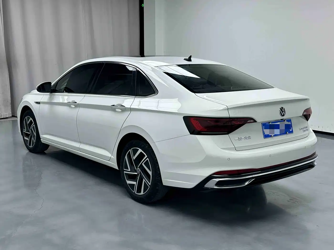 Volkswagen Sagitar 2023 Model Year 280TSI DSG Surpass Edition фото 15