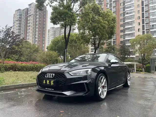 AUDI S5