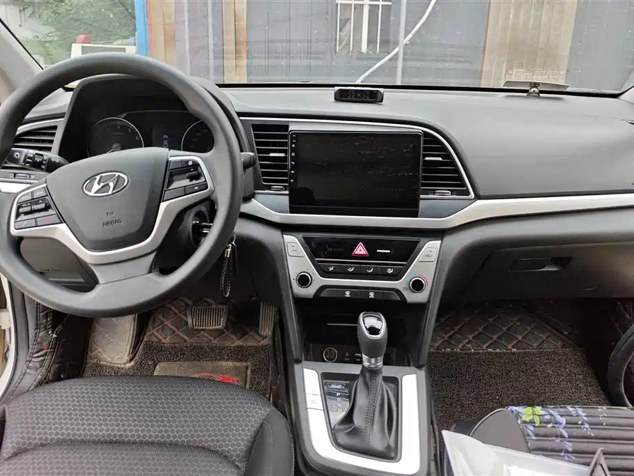 Hyundai Elantra 2016 Model 1.6L Automatic Smart Elite фото 12