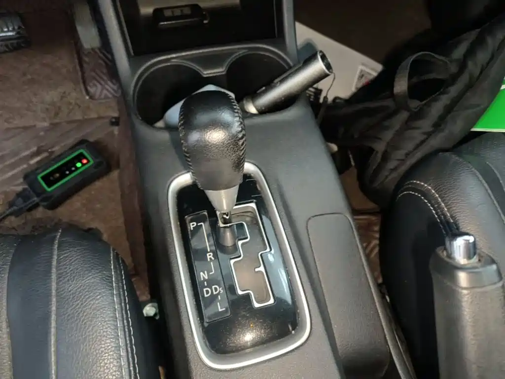Mitsubishi Outlander (Import) 2014 2.4L 4WD Luxury Value Edition 7-seater фото 14