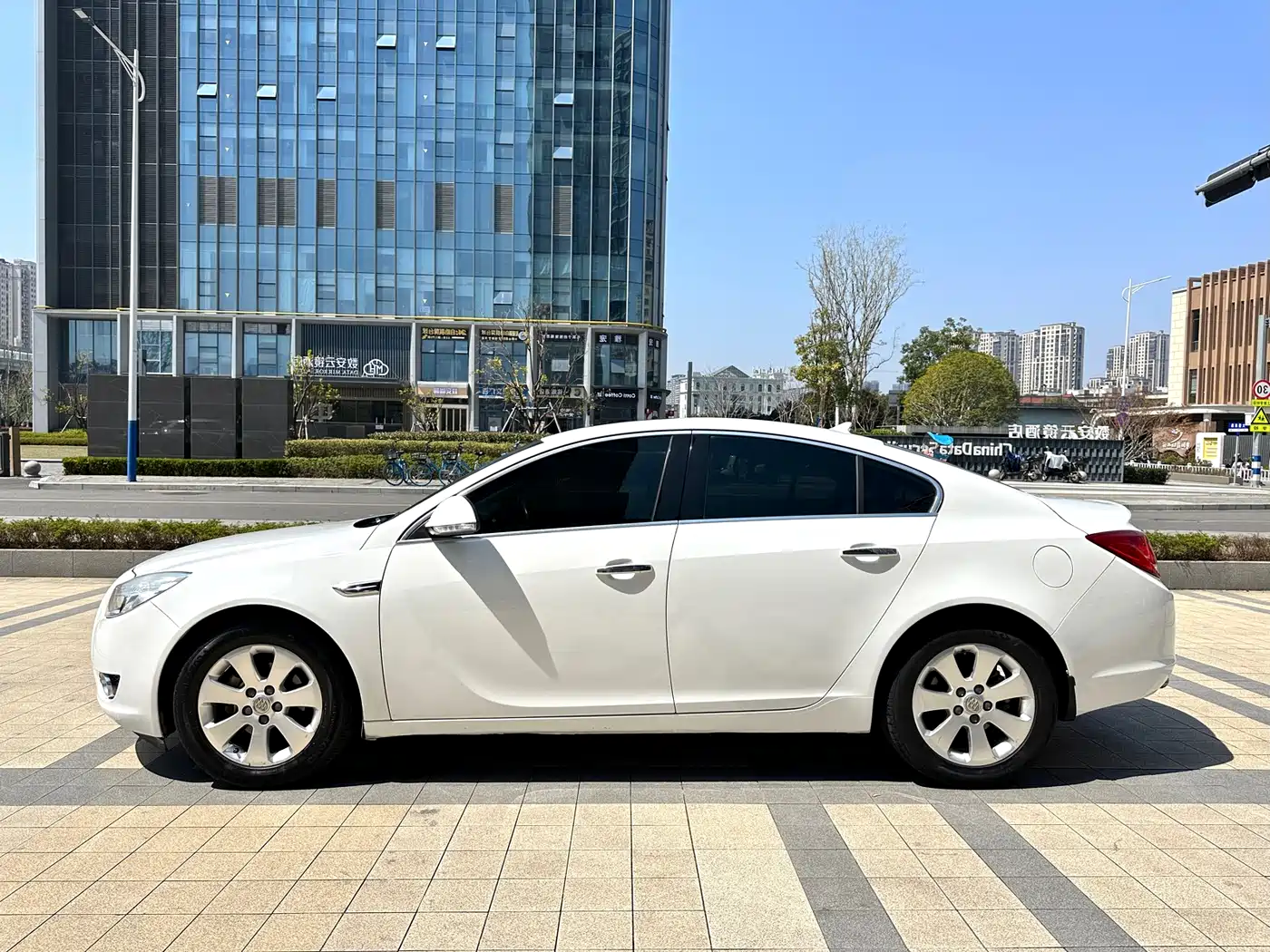 Buick Regal 2012 Model 2.0L Luxury фото 3