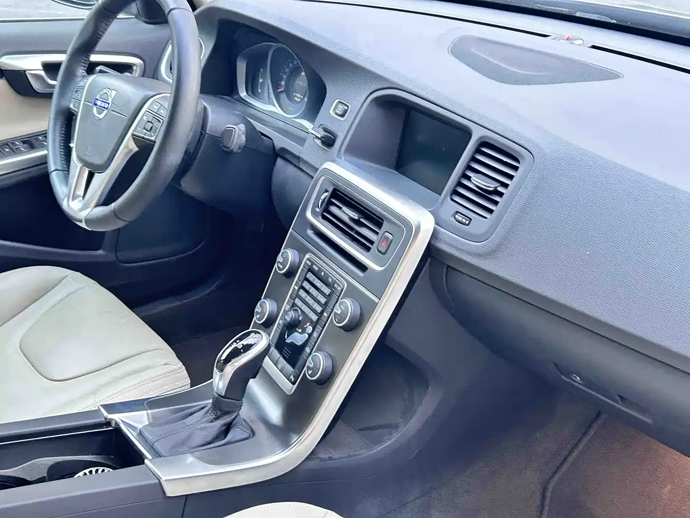 Volvo S60 2014 2014 Volvo S60L 2.0T Zhi Yuan Edition