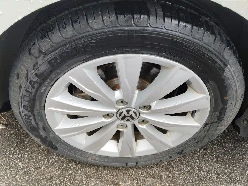 Volkswagen Sagitar 2014 Facelift 1.6L Automatic Leading Version фото 24