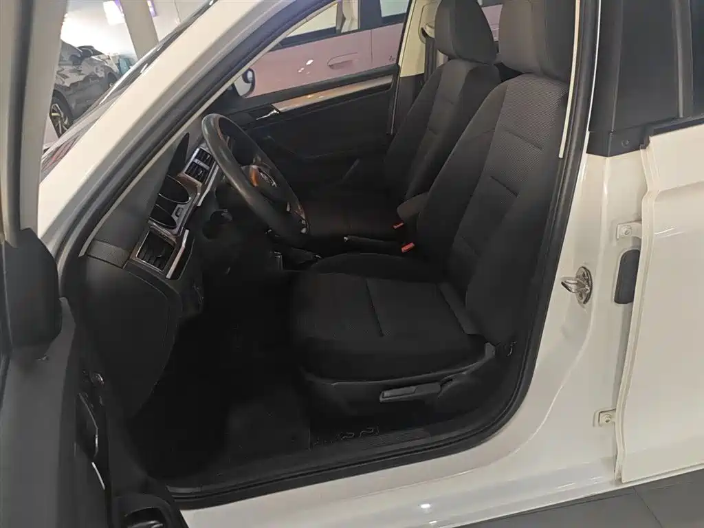 Volkswagen Bora 2018 1.5L Automatic Fashion фото 8