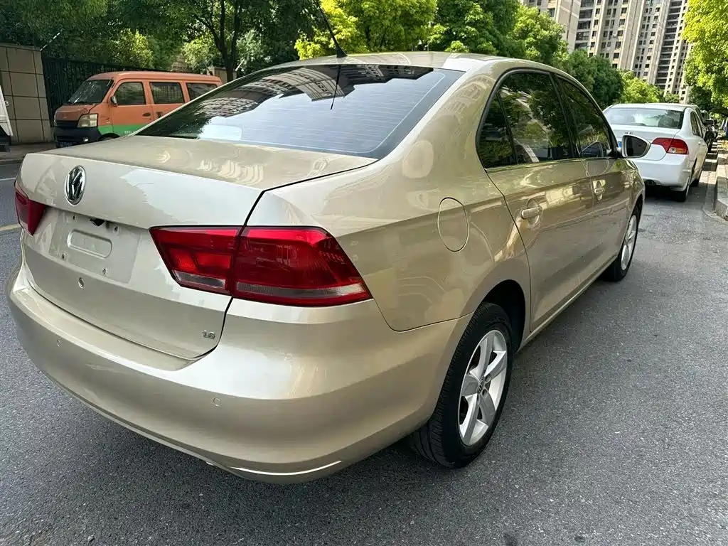 Volkswagen Santana 2015 1.6L Automatic Premium Edition фото 7
