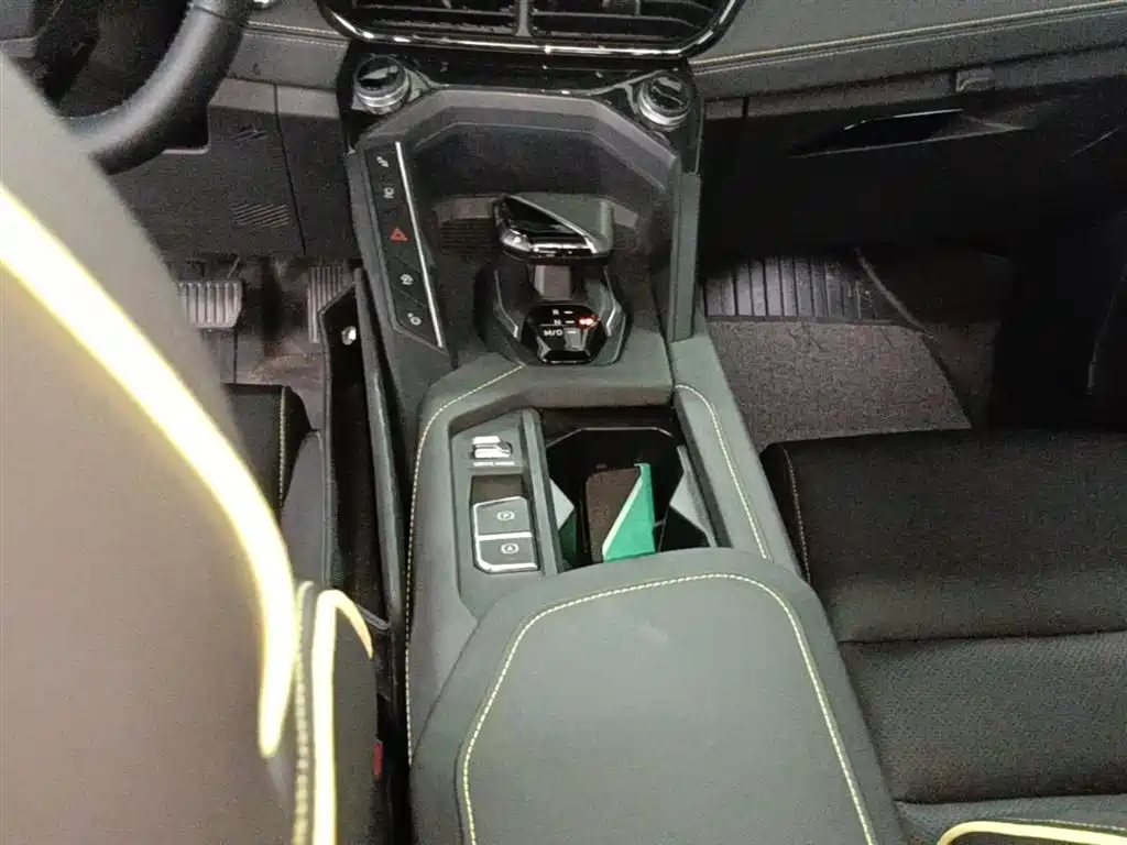 Lynk & Co 06 2023 Remix 1.5T Power Halo фото 14