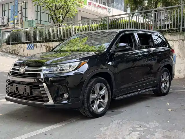 TOYOTA HIGHLANDER
