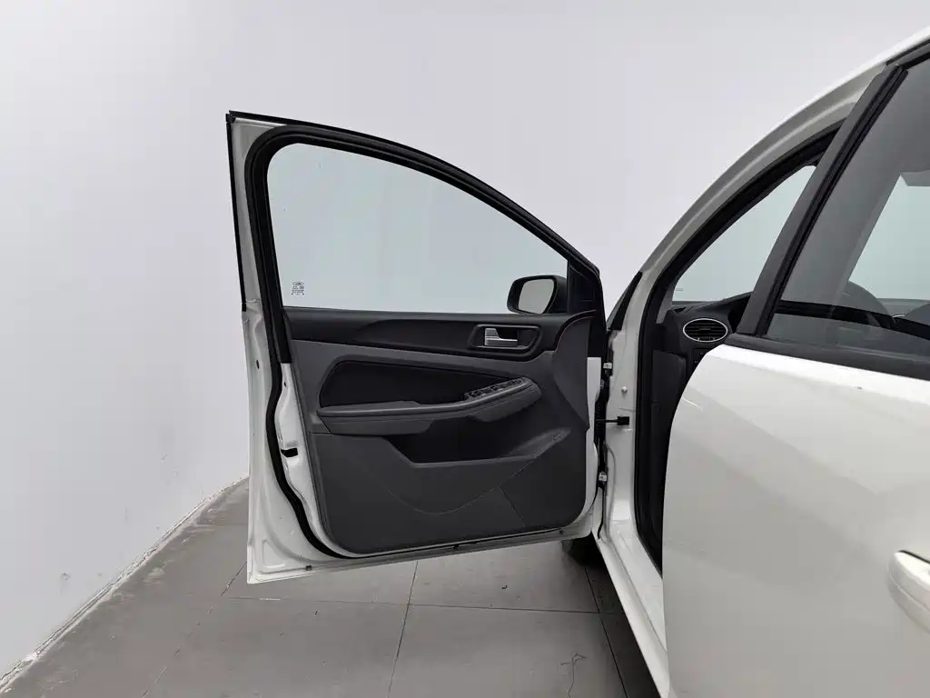 Фото 8 - Ford Focus