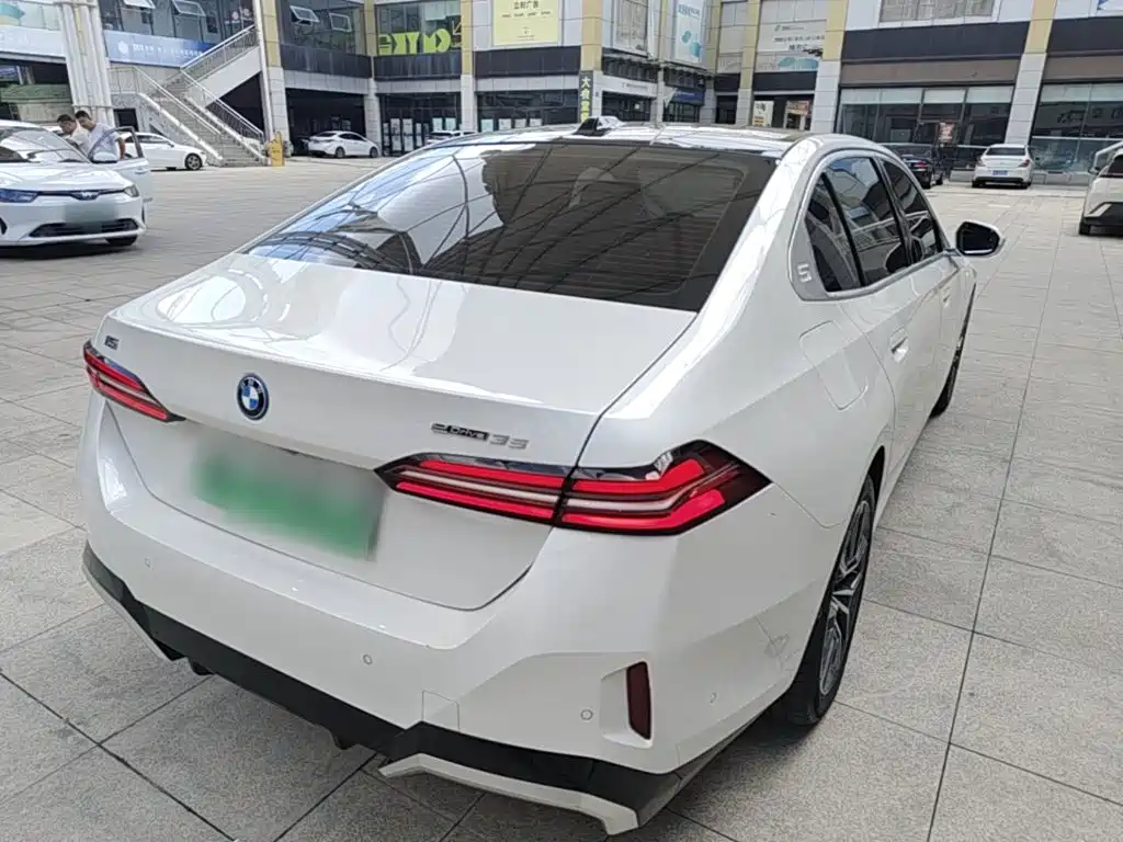 BMW i5 2024 2024 eDrive 35L Luxury Package