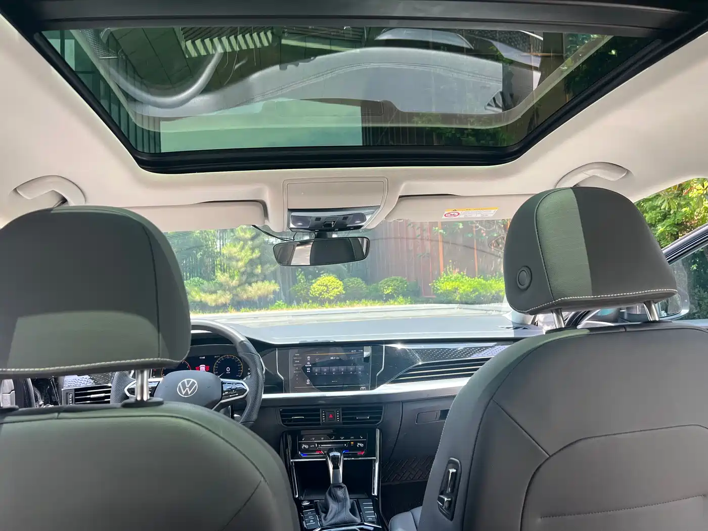 Volkswagen Passat 2023 330TSI Starlight Elite Edition фото 6