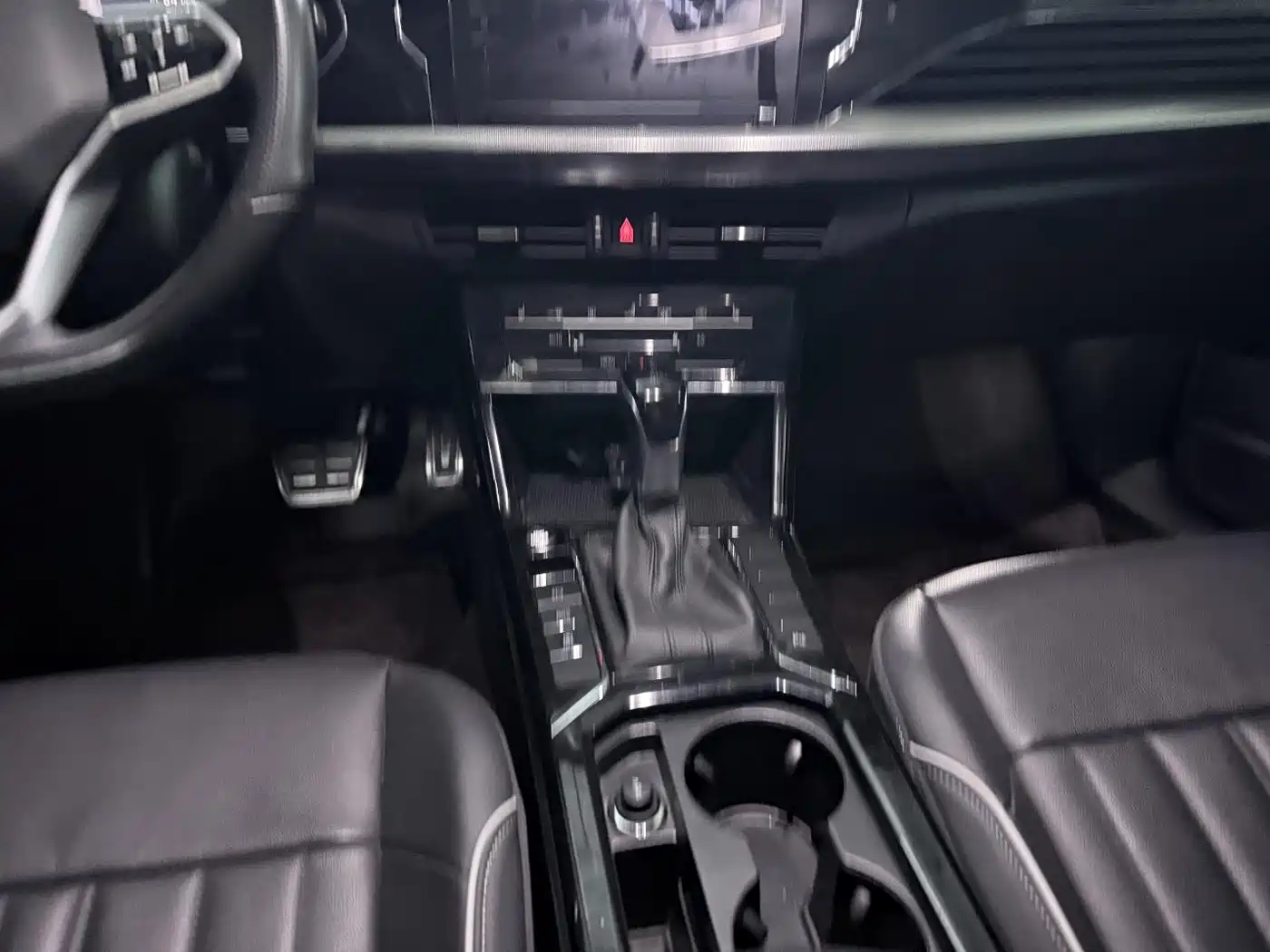 Volkswagen Passat 2023 330TSI Elite Edition фото 16