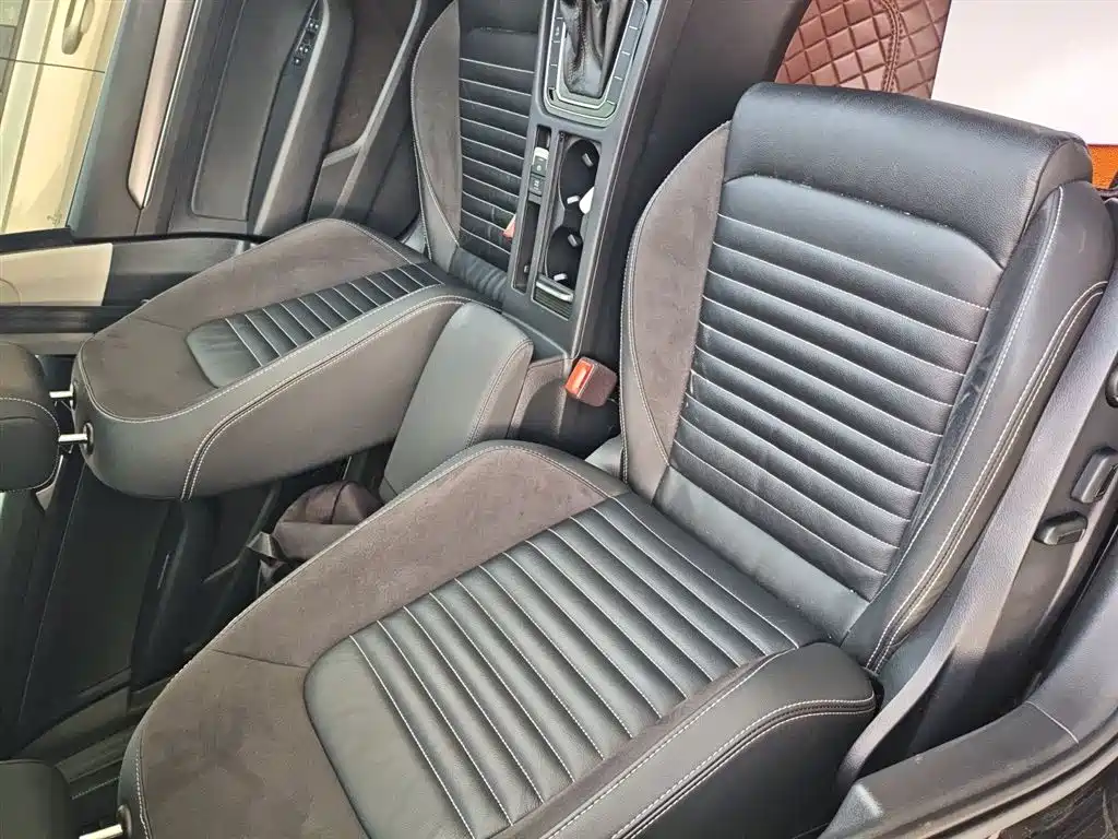 Volkswagen Magotan 2020 330TSI DSG Leading фото 25