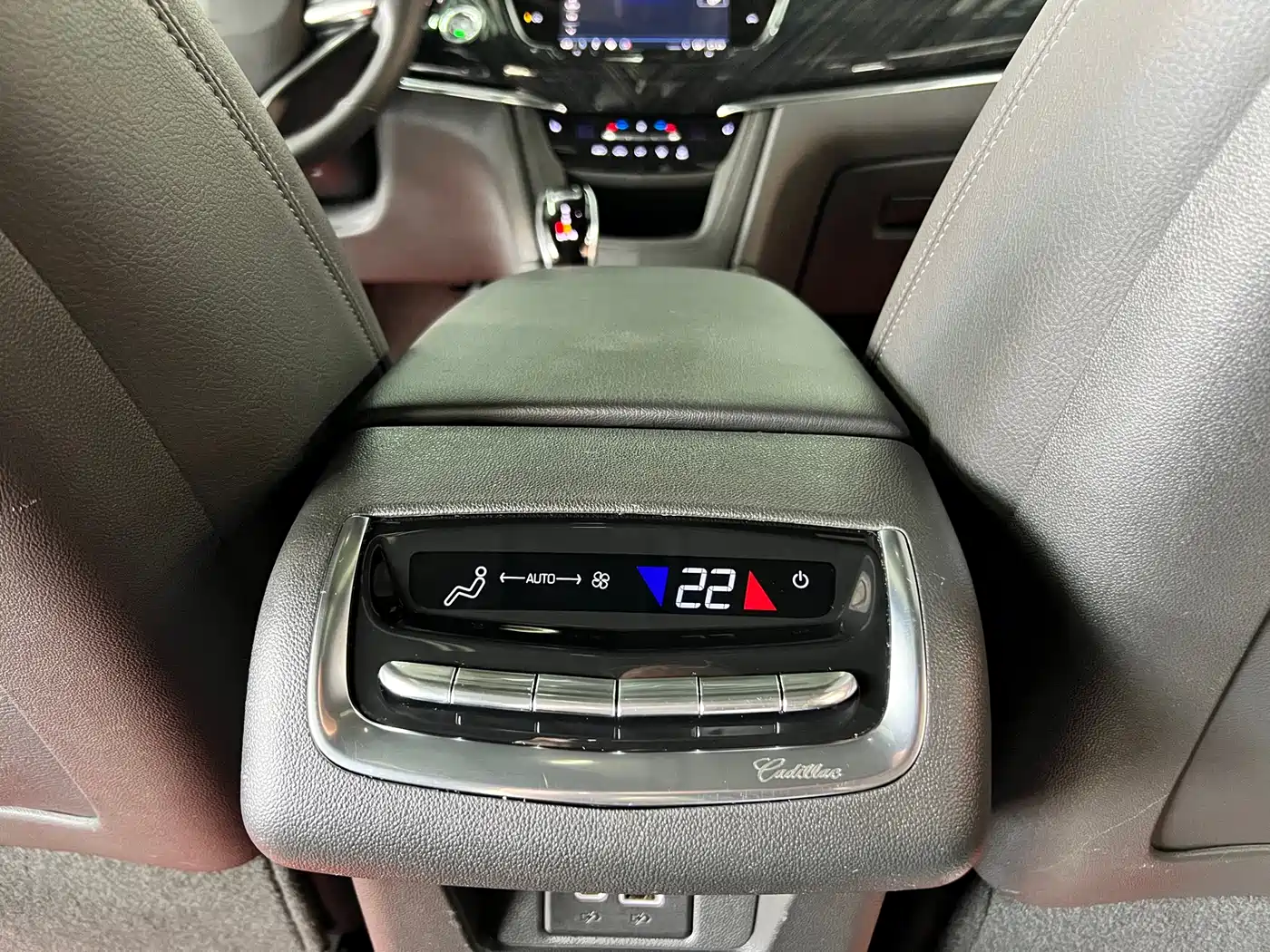 CADILLAC XT6