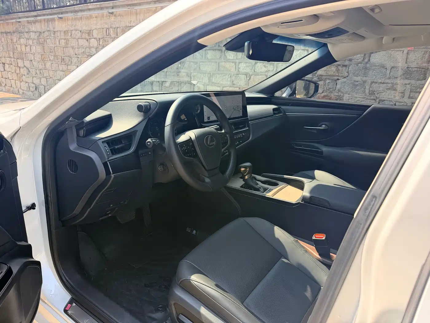 Lexus ES 2024 200 Premium Edition фото 4