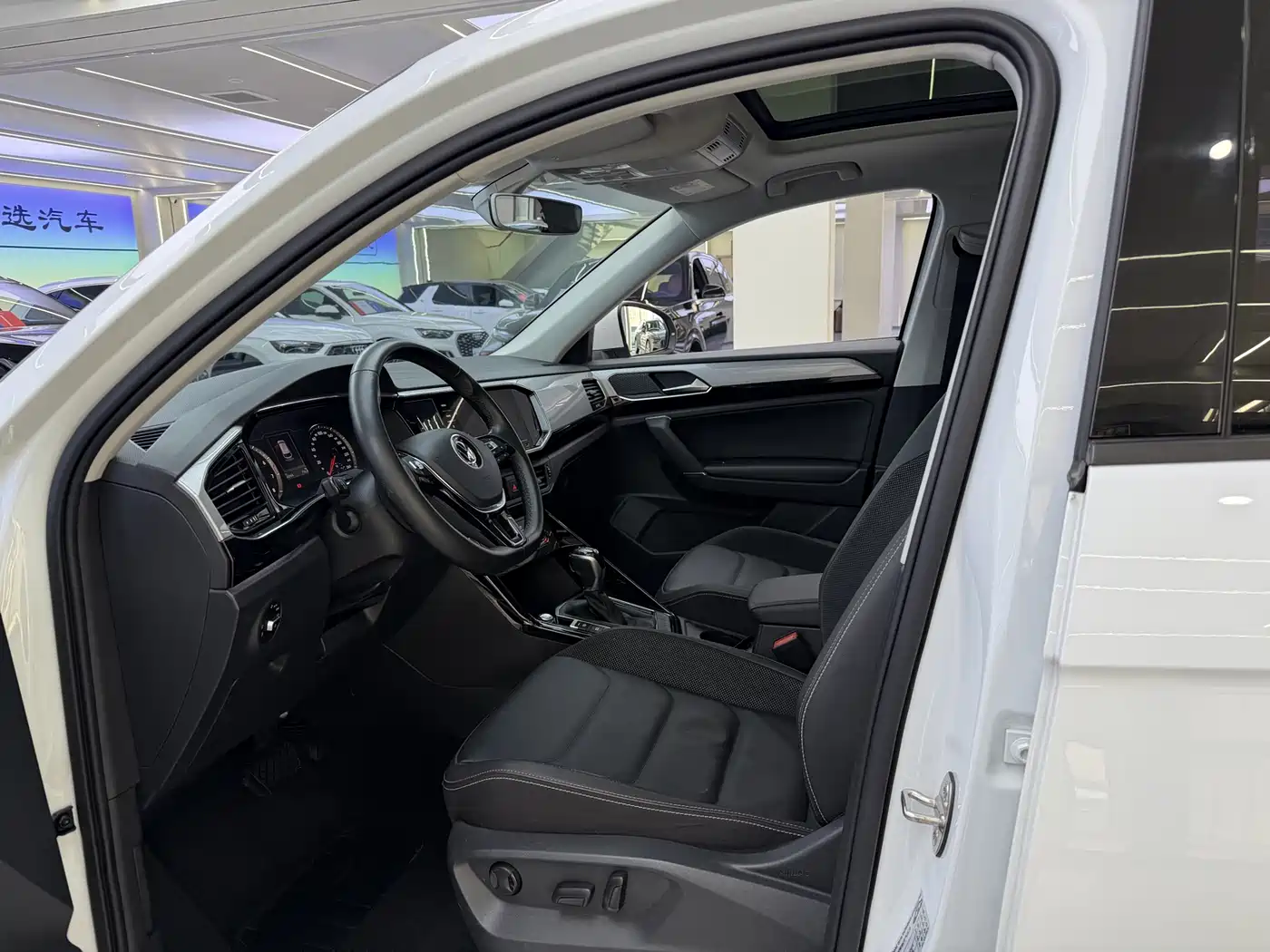 Volkswagen Tayron 2020 330TSI 2WD Luxury Smart Edition фото 4
