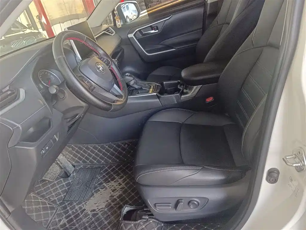 Toyota Wildlander 2020 2.0L CVT 2WD Luxury Edition фото 7