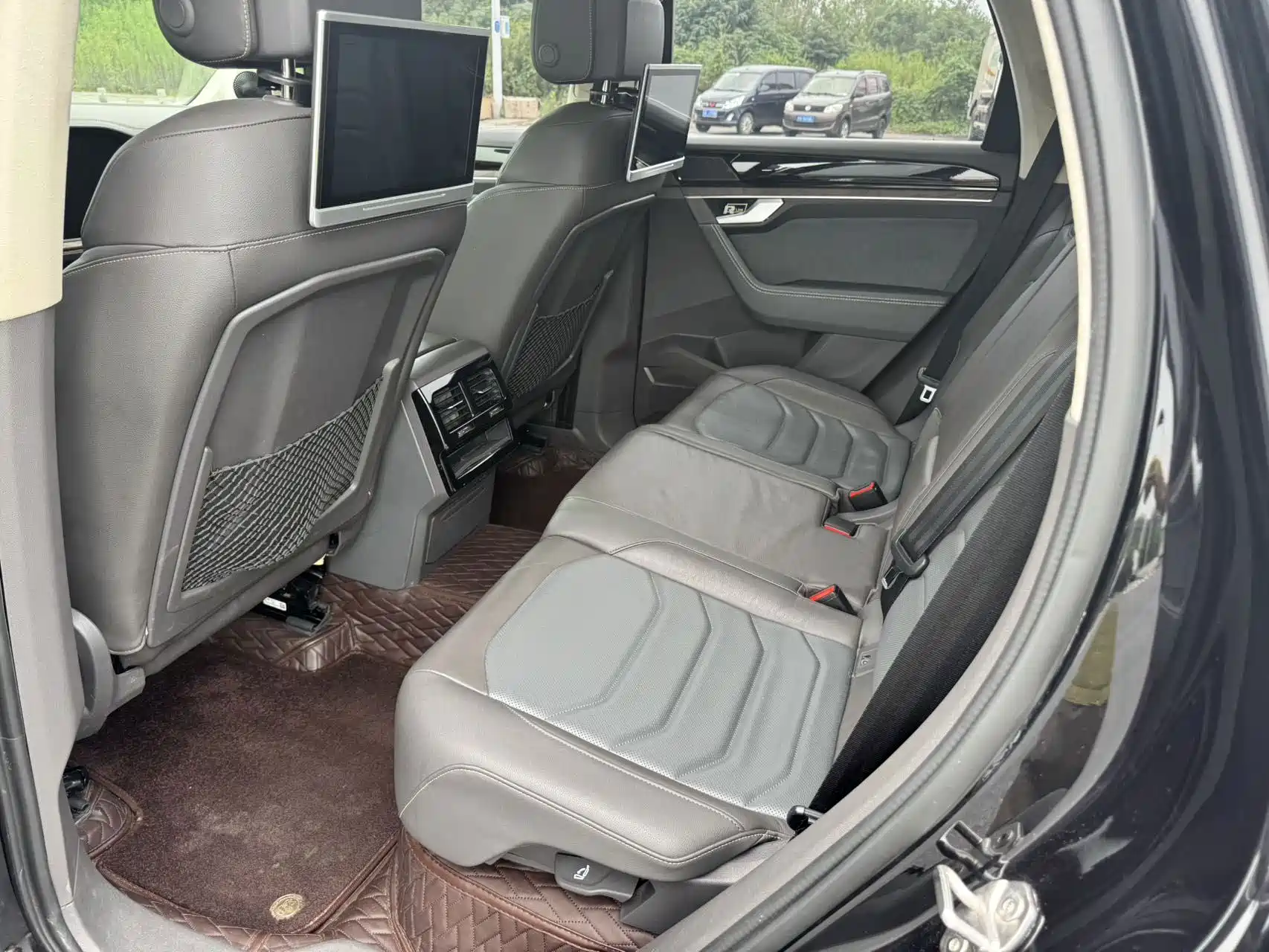 Фото 6 - Volkswagen Touareg