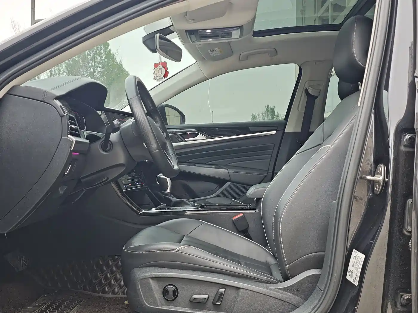 Volkswagen Passat 2022 330TSI Starlight Elite Edition фото 6