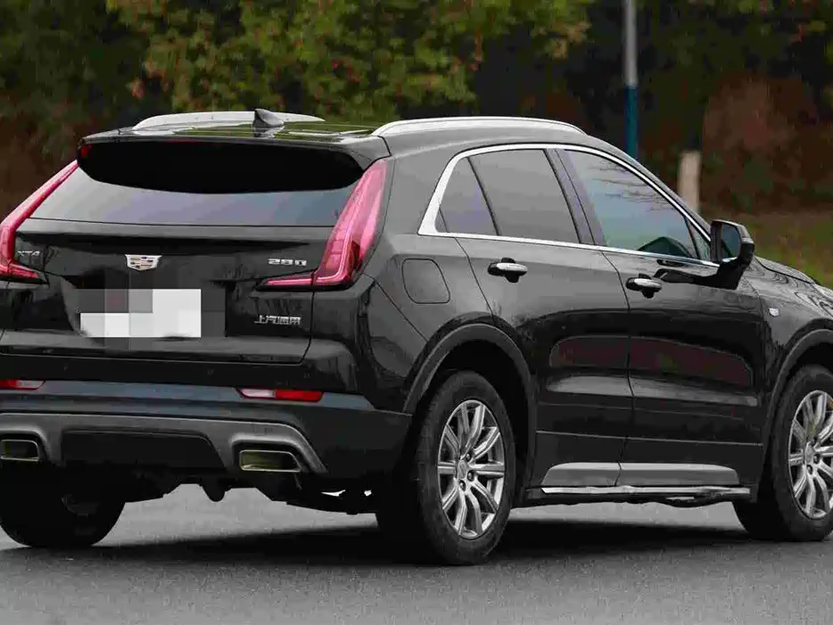 CADILLAC XT4