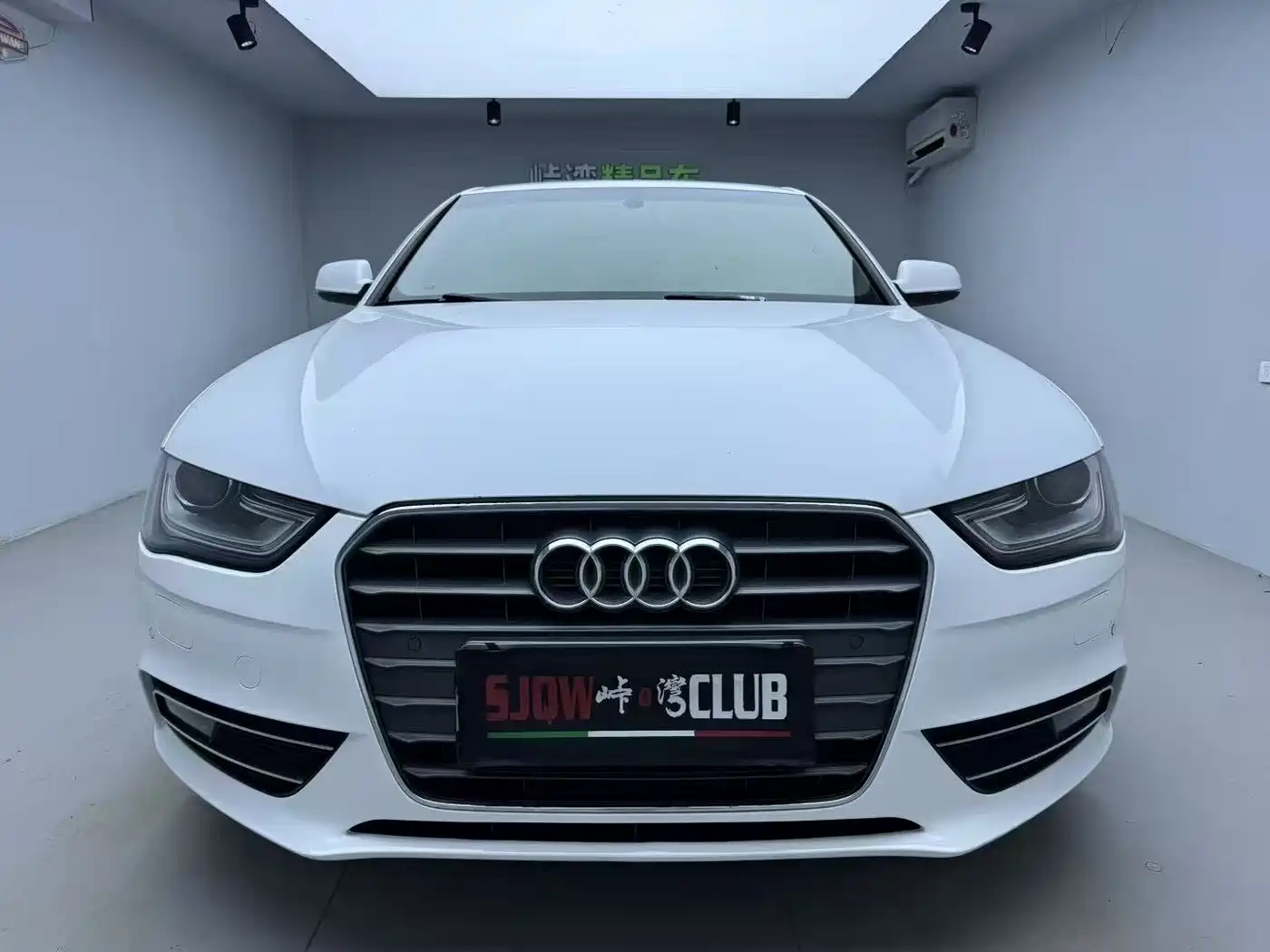 Audi A4L 2013 35 TFSI Automatic Standard фото 2