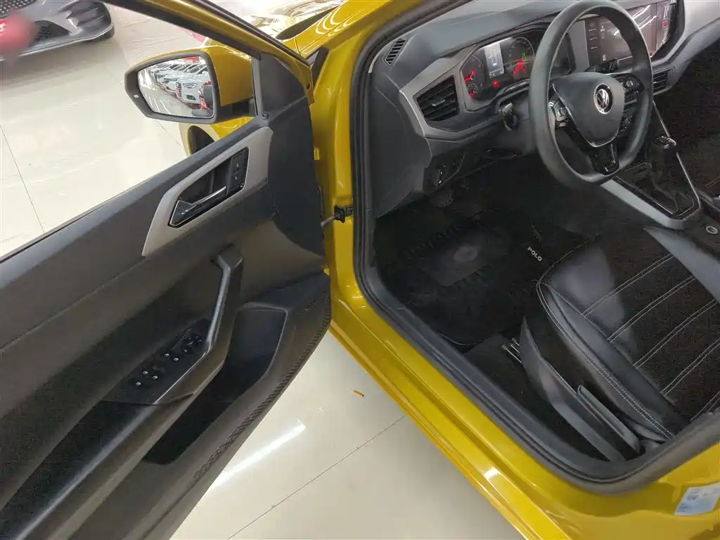 Volkswagen Polo 2021 Plus 1.5L Automatic Panorama Enjoyment Edition фото 13