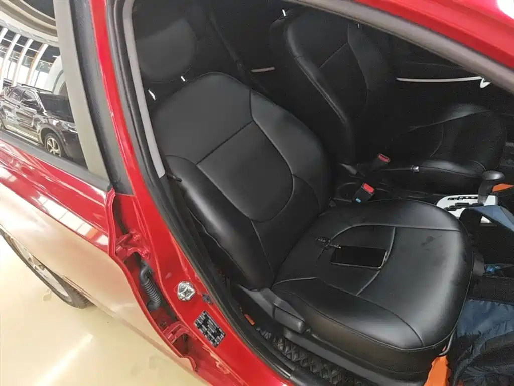 Hyundai Reina 2014 Model 1.4L Automatic GLX фото 25