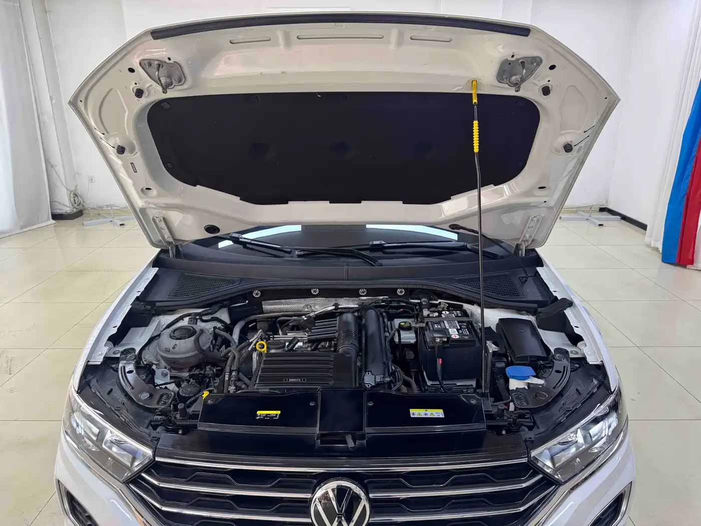 VOLKSWAGEN T ROC EXPLORING SONGS